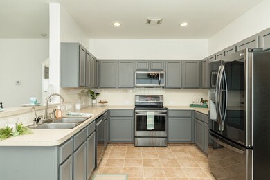 1111 Lasso Ct, Alvin, TX 77511 - photo 4