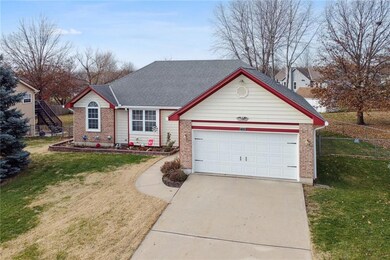 716 Meadow Ln, Raymore, MO 64083 - photo 2