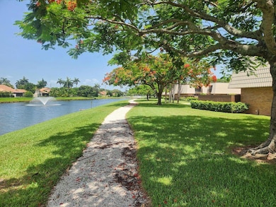 5609 56th Way, West Palm Beach, FL 33409 - photo 2