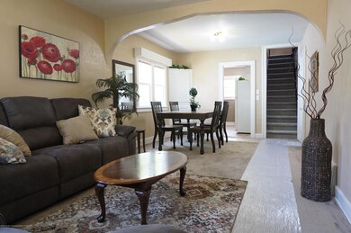 1041 Queen St, Lansing, MI 48915 - photo 2