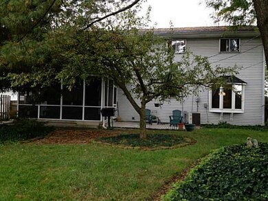 5827 Satinwood Dr, Columbus, OH 43229 - photo 2