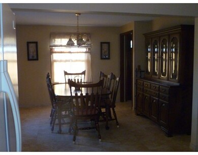 33 Lancaster St, Springfield, MA 01118 - photo 6