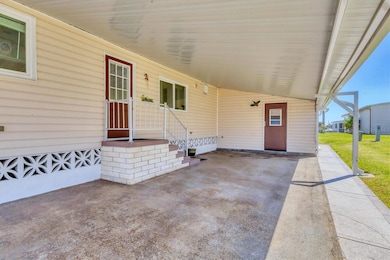 Carport/outdoor Living Room space