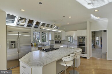 7312 Brookstone Ct, Potomac, MD 20854 - photo 4