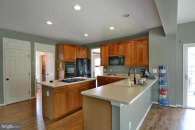 5945 Moonbeam Dr, Woodbridge, VA 22193 - photo 4