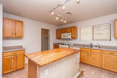 2466 E Peach Tree Dr AZ-7
