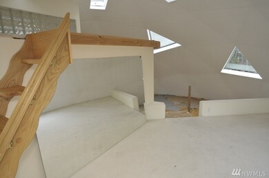 17244 Jonas Hill Ln SE, Rainier, WA 98576 - photo 7