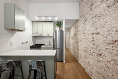 221 W 21st St unit 1A, New York, NY 10011 - photo 5