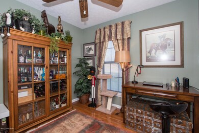 7008 Applegate Ln, Louisville, KY 40228 - photo 6