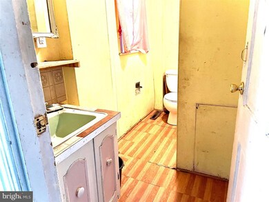 73 W South St, Chambersburg, PA 17201 - photo 4