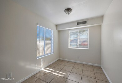2614 E Monte Vista Rd unit 3, Phoenix, AZ 85008 - photo 3