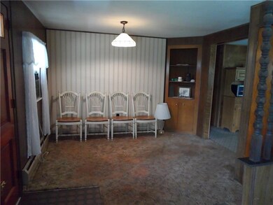 Dining room.