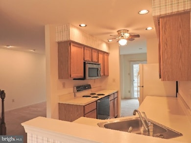 205 Nottingham Ct unit 205, Glen Mills, PA 19342 - photo 5