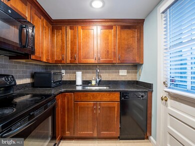 3611 S Taylor St unit A2, Arlington, VA 22206 - photo 7