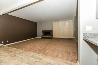 6341 N 19th St-106