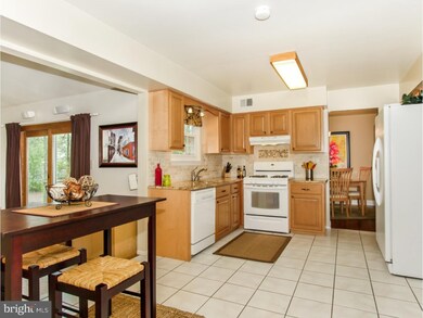 100 Lesha Dr, Morrisville, PA 19067 - photo 4