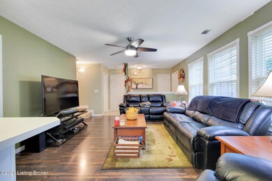 8319 Grand Trevi Dr, Louisville, KY 40228 - photo 5