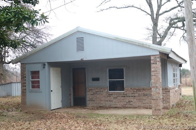 112 4th St, Cartwright, OK 74731 - photo 4