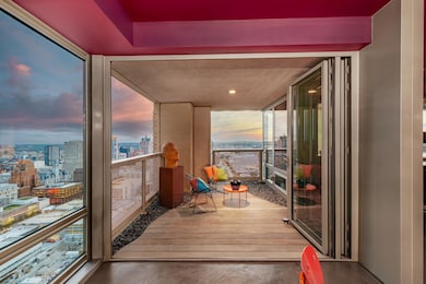 Kilbourn Tower unit 3000, Milwaukee, WI 53202 - photo 4