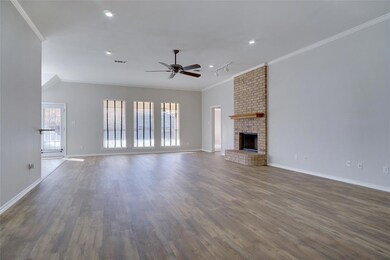 111 Heneretta Dr, Hurst, TX 76054 - photo 3