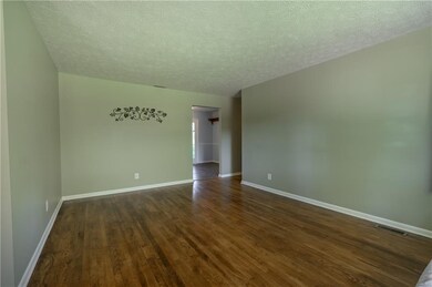 8501 W 450 S, Columbus, IN 47201 - photo 6