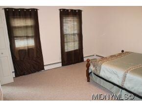 Master Bed w/ Walk-In Closet