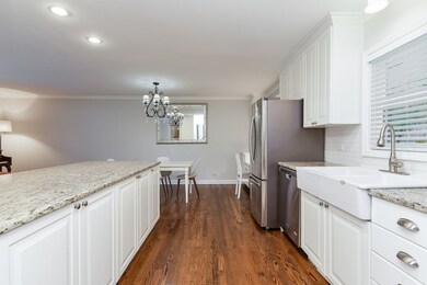 313 Osage Ln, Naperville, IL 60540 - photo 2