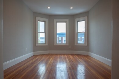 19 Rowell St unit 2, Dorchester, MA 02125 - photo 4