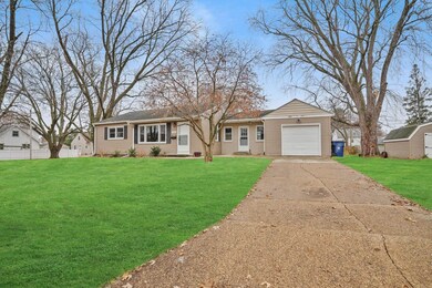 1658 Glenny Ave, Waterloo, IA 50702 - photo 2