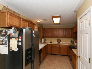 Size is just right. Pantry has plenty of space, to