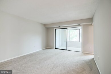 10214 Bushman Dr unit 112, Oakton, VA 22124 - photo 5