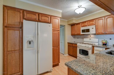 013_Kitchen
