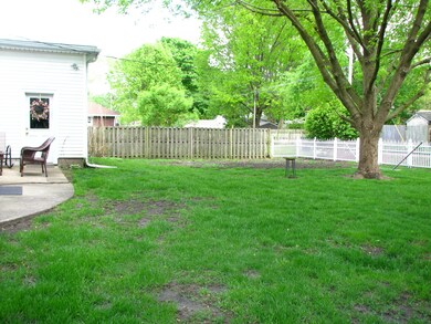 301 E Scott St, Tuscola, IL 61953 - photo 7