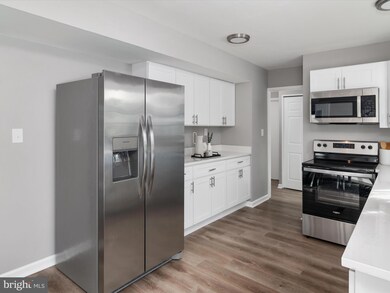 12329 Flamingo Ln, Bowie, MD 20715 - photo 5