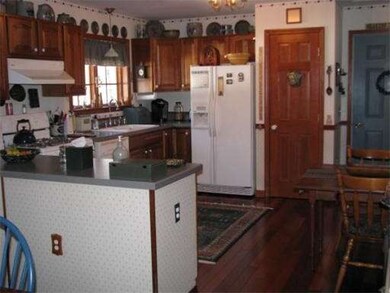 16 Country Club Ln, Turners Falls, MA 01376 - photo 3