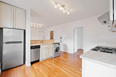 330 2nd St unit 4, Jersey City, NJ 07302 - photo 2