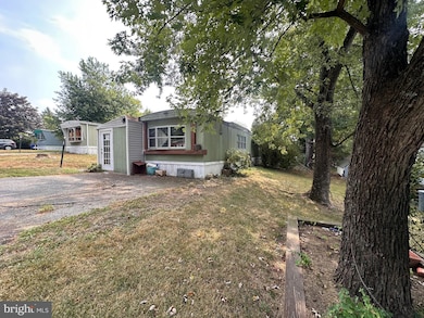 52 Buckeye Ln, Carlisle, PA 17015 - photo 2