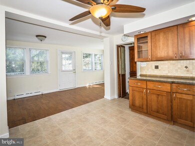 35 Wilkshire Rd, Doylestown, PA 18901 - photo 6