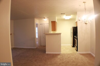 8931 Town Center Cir unit 212, Upper Marlboro, MD 20774 - photo 2