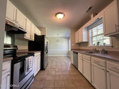 1024 Foscue Dr, Jacksonville, NC 28540 - photo 6