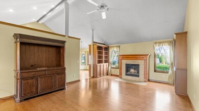 938 Caroline Ct, Churubusco, IN 46723 - photo 7