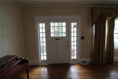 249 N Race St, Statesville, NC 28677 - photo 5