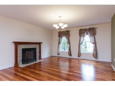 12 Constantine Dr unit U37, Nashua, NH 03062 - photo 4