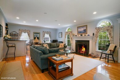 07_10LedaRoseLane_3_FamilyRoom_MLSuse_15