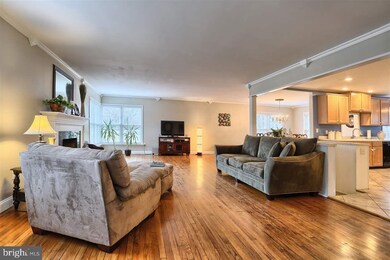 25 W Lawn Cir, Lemoyne, PA 17043 - photo 2