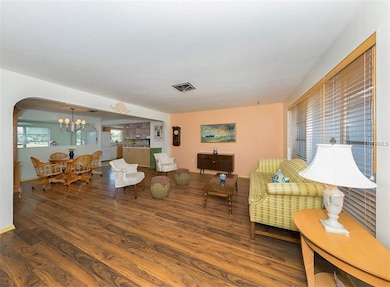 Living room/dining room