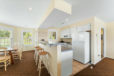 Kitchen/Dining