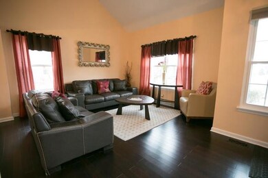 1005 York Cir, Carpentersville, IL 60110 - photo 4