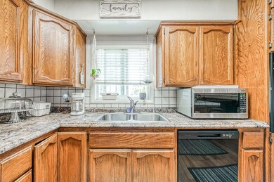 4222 N Manila Ave, Fresno, CA 93727 - photo 5