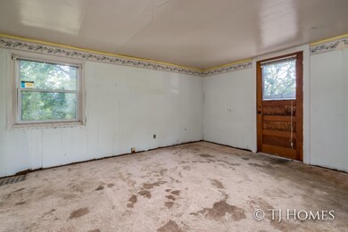 4422 Hyde Park Ave-12
